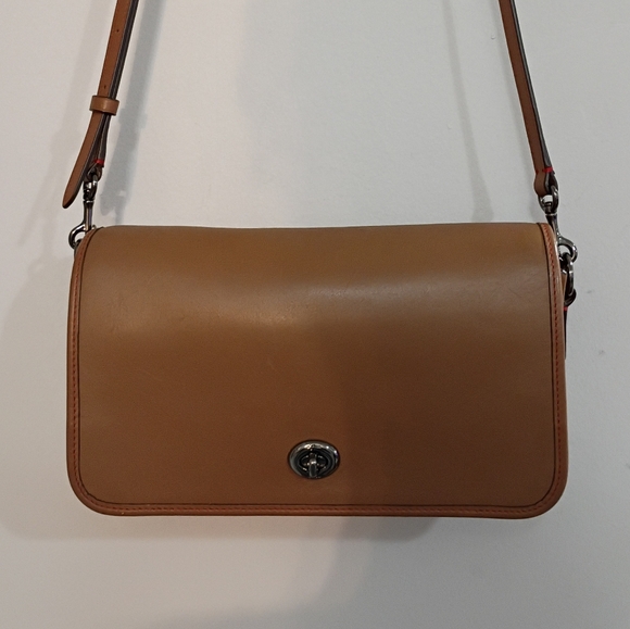 Coach, EUC, Women's,Crossbody Bag, Kiss-Lock Closure,Color Tan "Limited Edition" - Picture 3 of 16